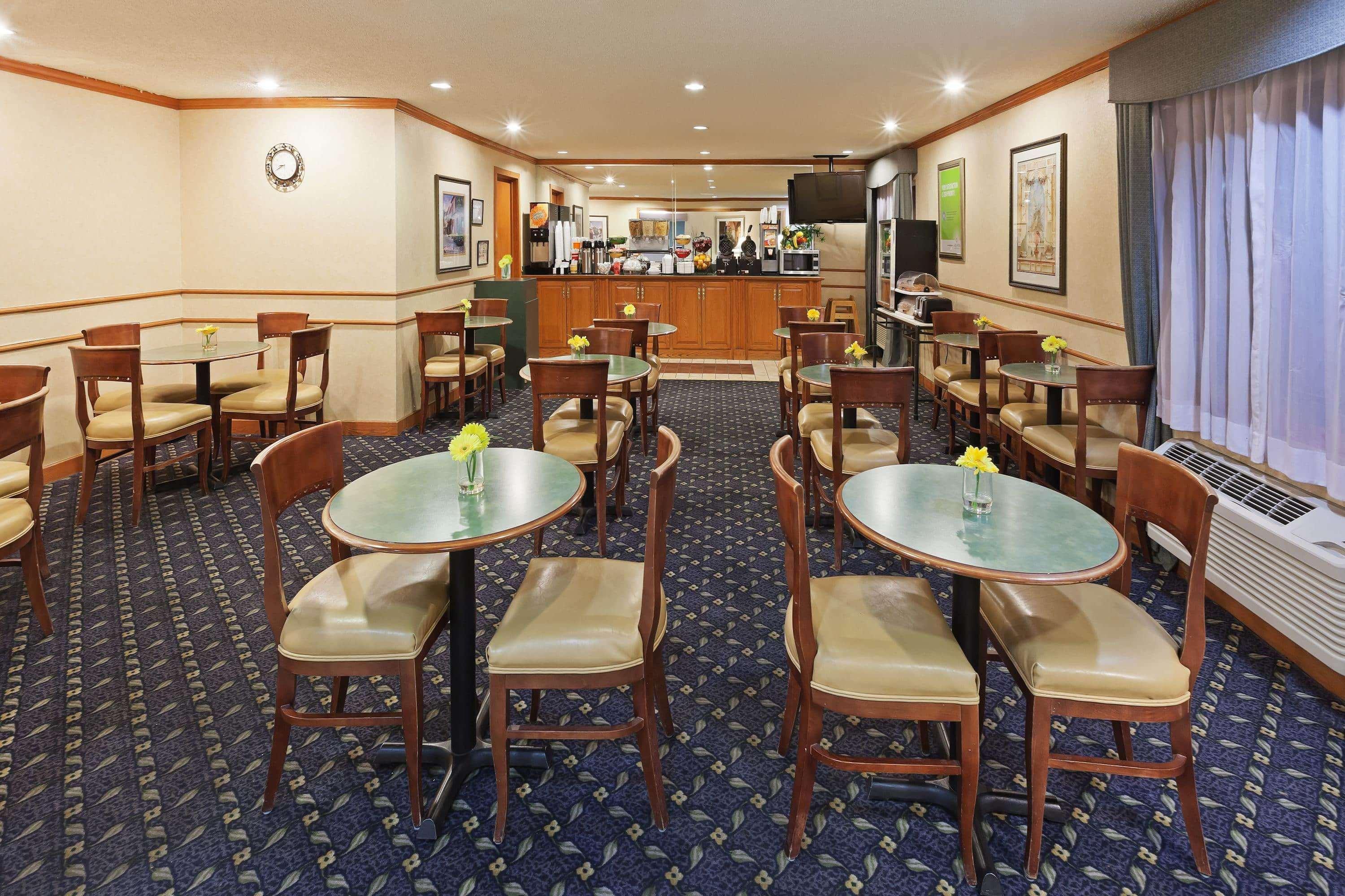 La Quinta By Wyndham West Bartlett Hotel